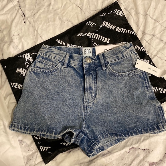 BDG: Urban Outfitters Hi-Rise Carpenter Short - Picture 2 of 4